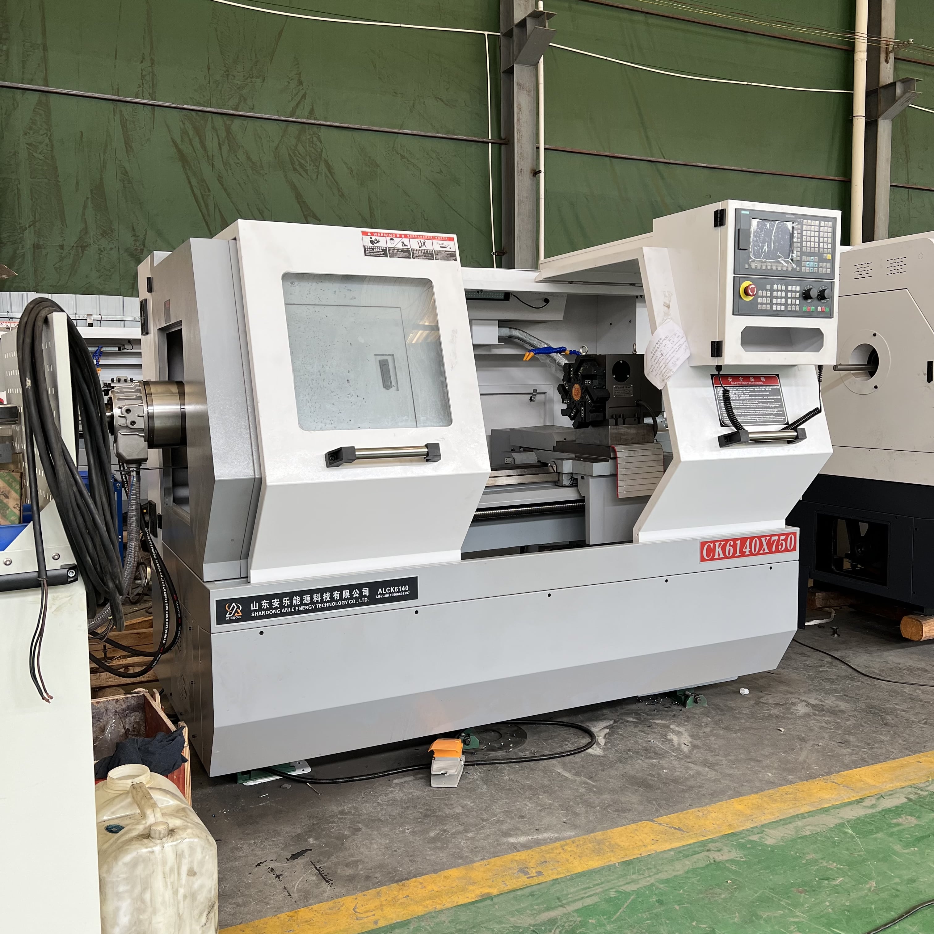 CK6140x750 Токарный станок с ЧПУ с плоской станиной bb464de605af094aa063693f342397a-min