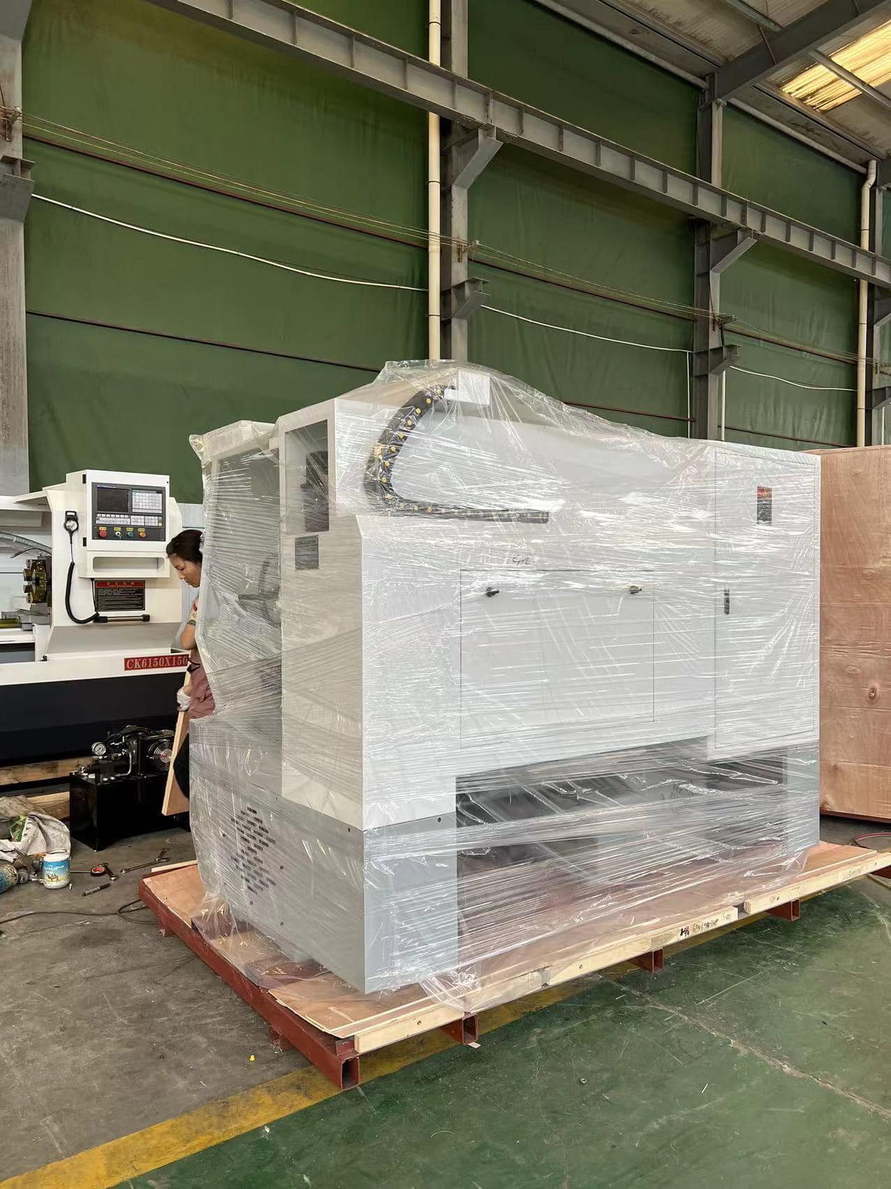 CK6140x750 Токарный станок с ЧПУ с плоской станиной f9df791f5413524136190944c6557e9-min