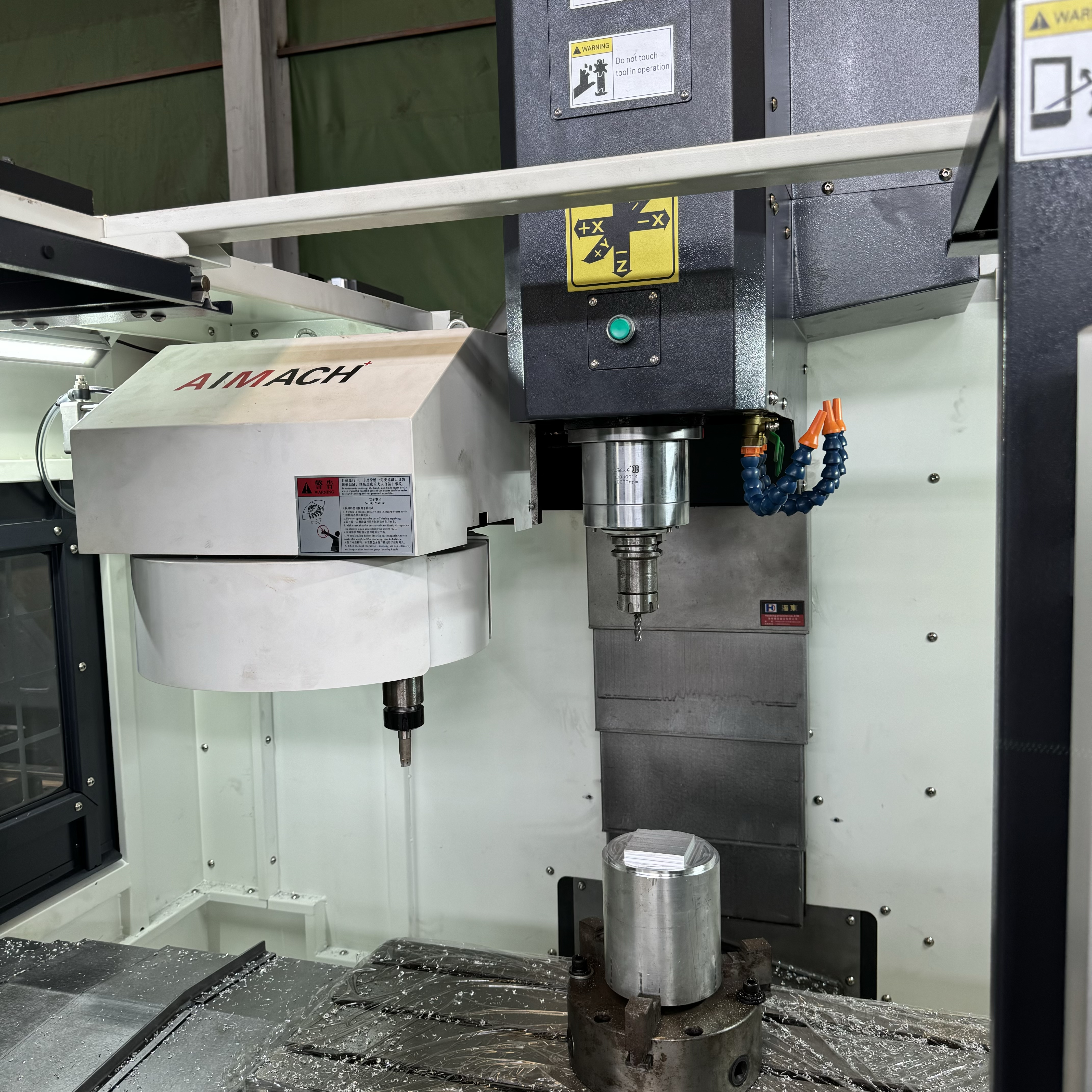 Вертикальный обрабатывающий центр ALVCM640 успешно отправлен в Мексику, способствуя модернизации местной обрабатывающей промышленности.