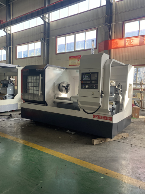 ALCK6163X1000 CNC Токарный станок, используемый в электронном оборудовании