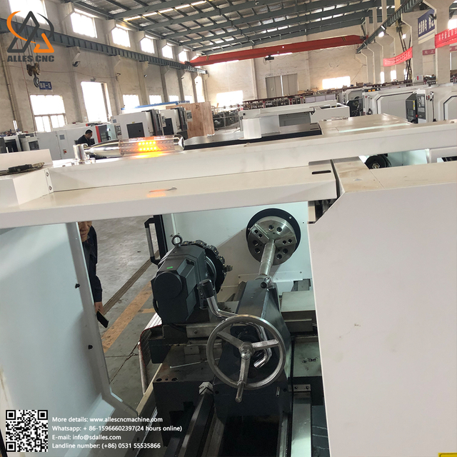 Горизонтальная металлическая машинка с ЧПУ.