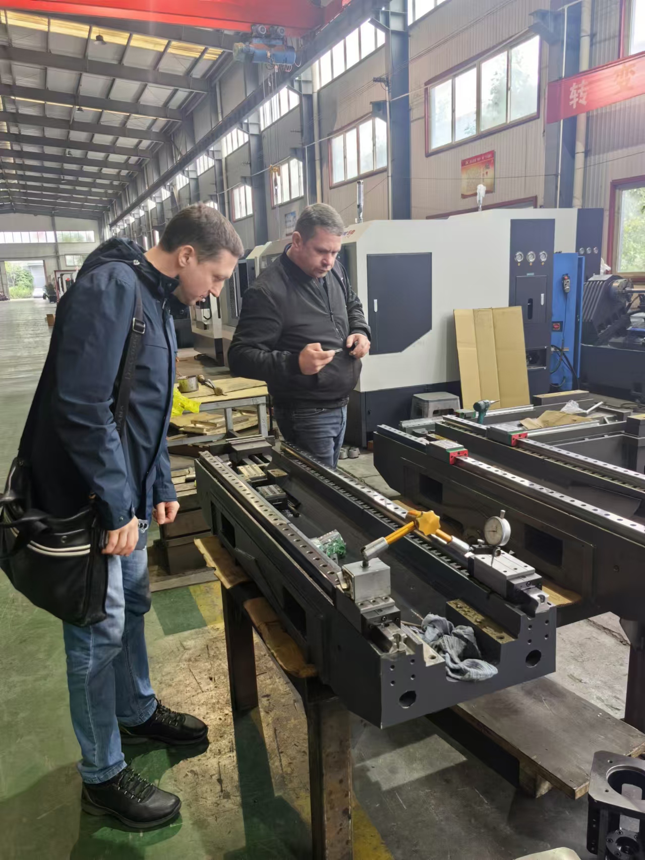 Российские клиенты посетили ALLES CNC, чтобы изучить будущее интеллектуального производства