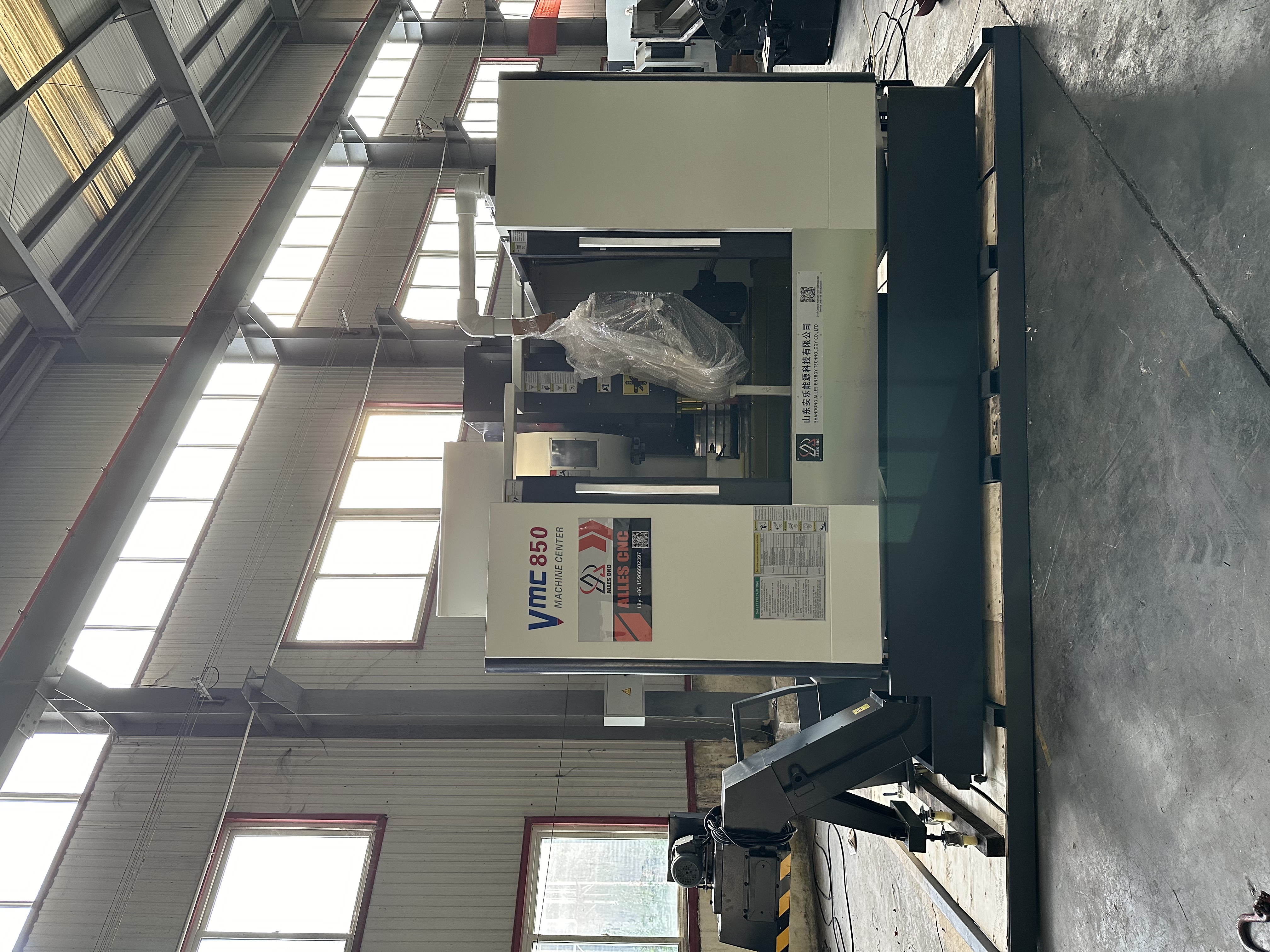 Вертикальный обрабатывающий центр ALVCM850 был успешно отправлен в Россию для модернизации местной обрабатывающей промышленности