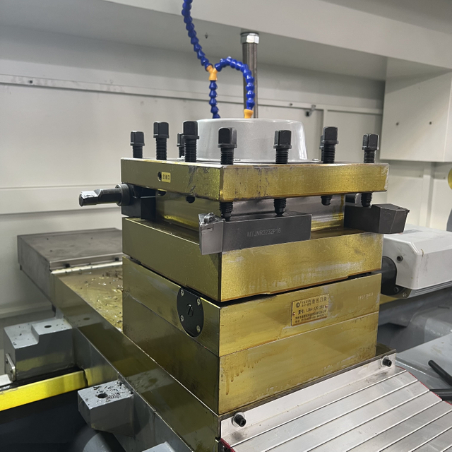 Новая горизонтальная машина CK6180 Трубная резьба с ЧПО