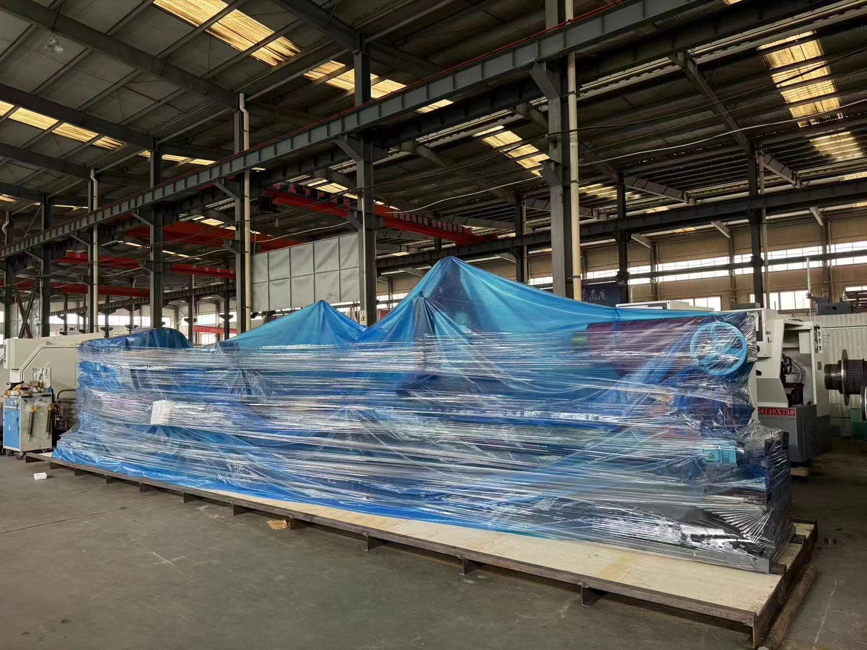 Традиционный токарный станок ALCA61100 успешно отправлен в Россию