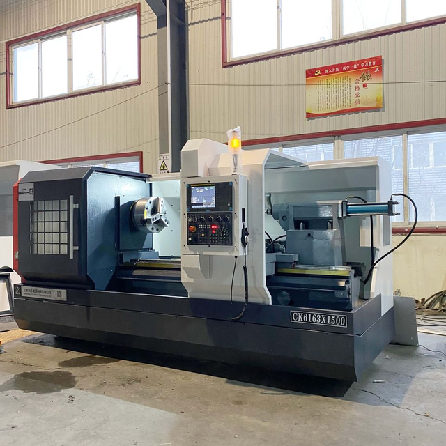 Токарный станок с ЧПУ ALCK6163x1500 отвечает потребностям обработки в различных отраслях промышленности